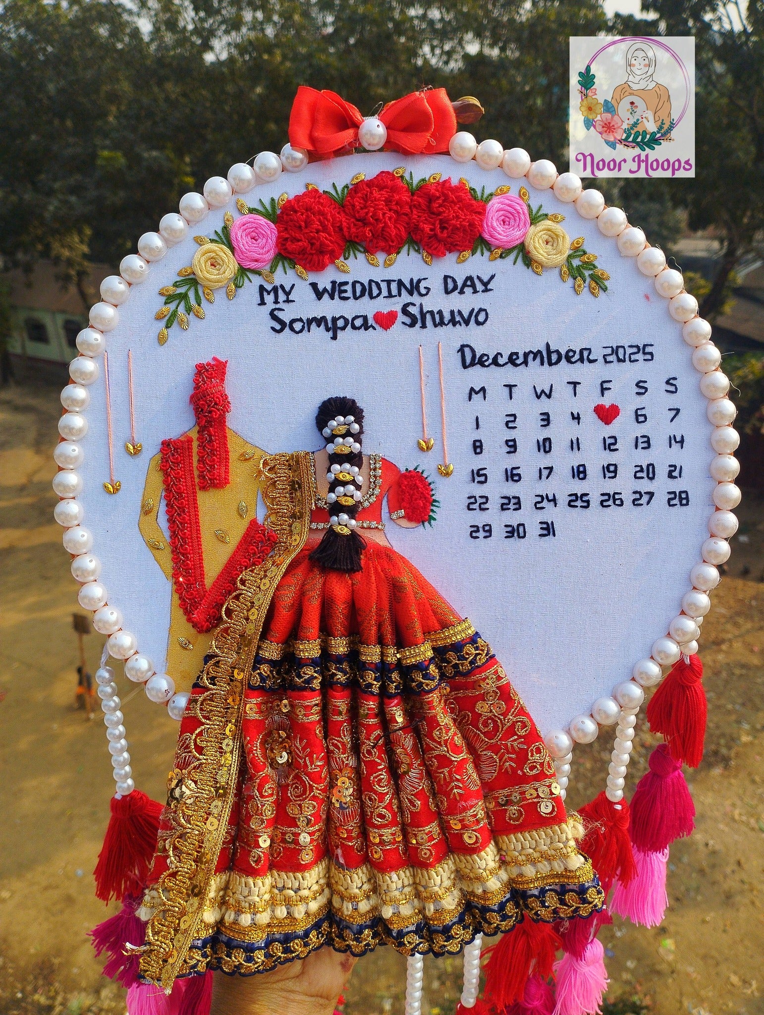 Personalized Wedding Embroidery Hoop Art - Custom Date Calendar with 3D Bride & Groom